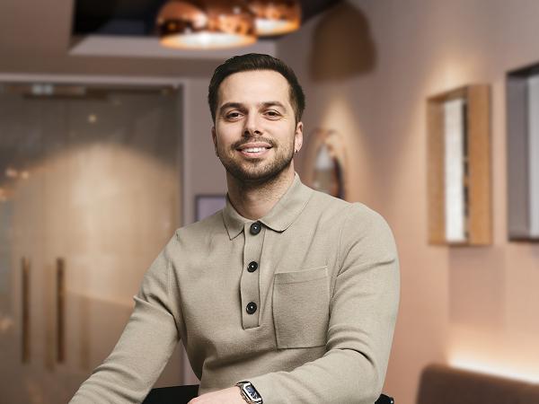 Taylor Rose - Tarik Hassan