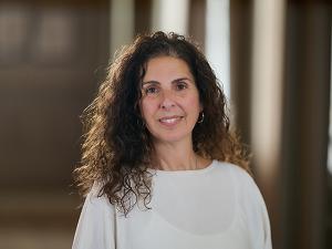 Elizabeth Antoniou - Taylor Rose people