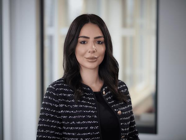 Taylor Rose - Narin Nesari